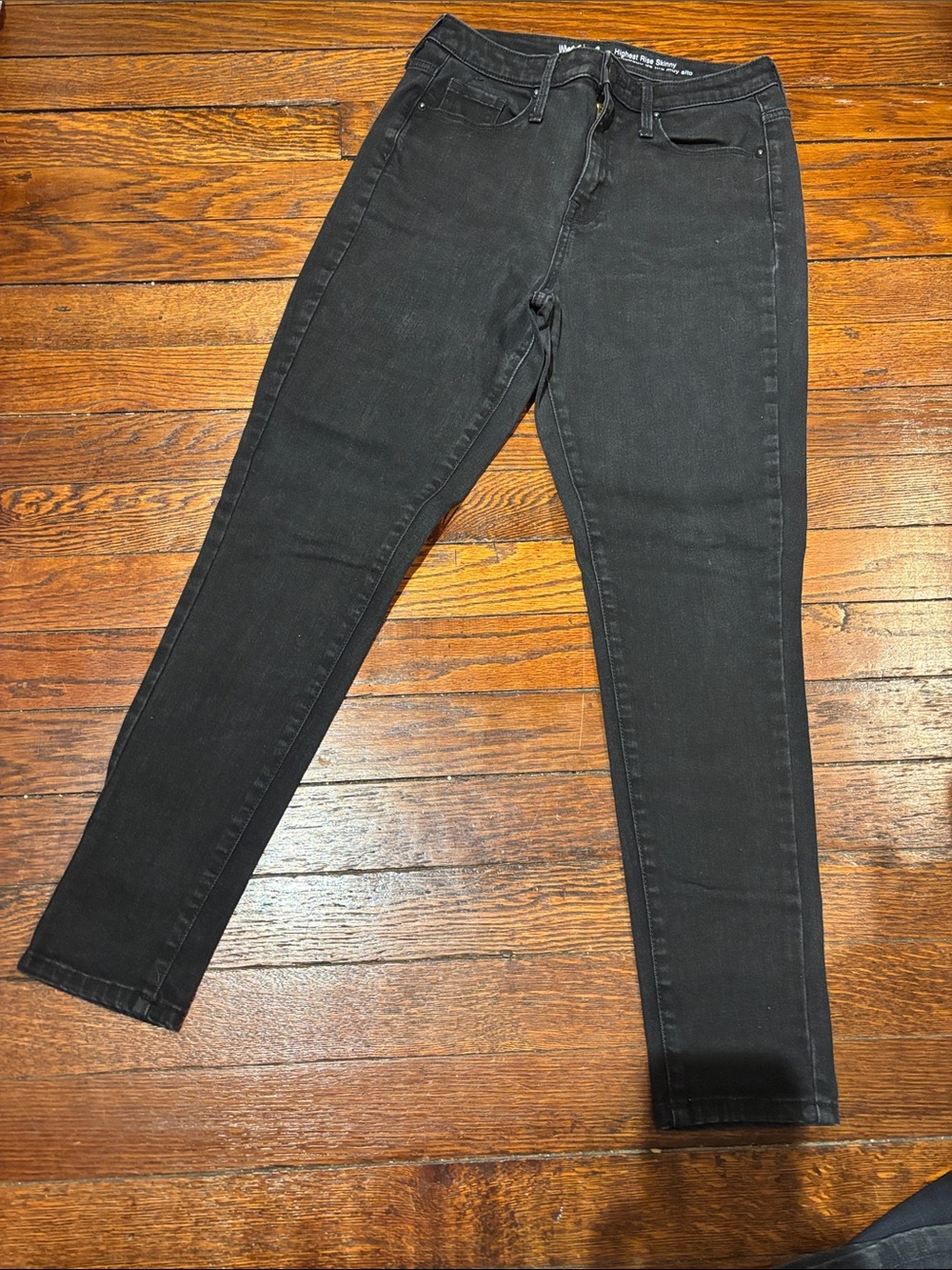 Classic Black Skinny Jeans — High-Rise Stretch